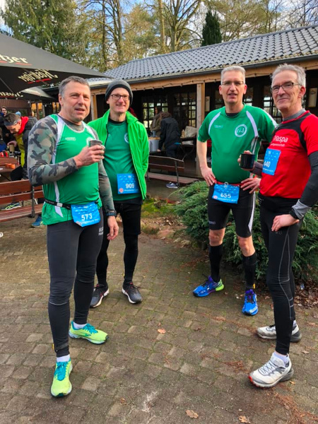 Nach der Kurzen mit Jens, Axel und Andreas (BSV Leichtathletik/Facebook)